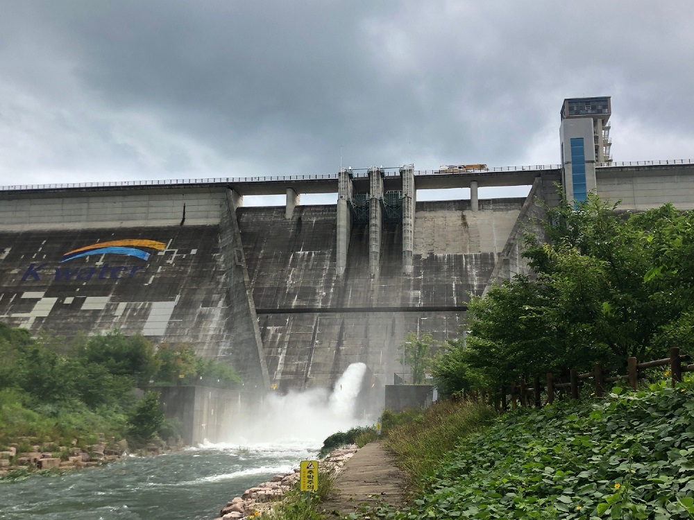 한국수자원공사, 의성 산불 진화에 성덕댐 긴급 방류 등 적극 협력 이미지[3]