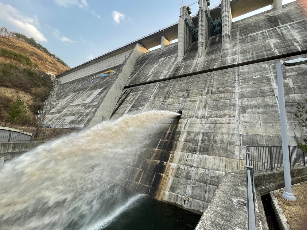 한국수자원공사, 의성 산불 진화에 성덕댐 긴급 방류 등 적극 협력 이미지[2]