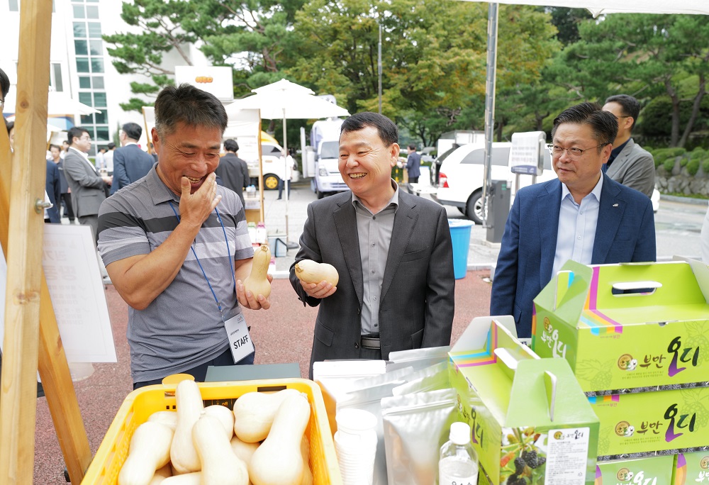 수자원공사 댐주변 농가 직거래 장터 운영 이미지[2]