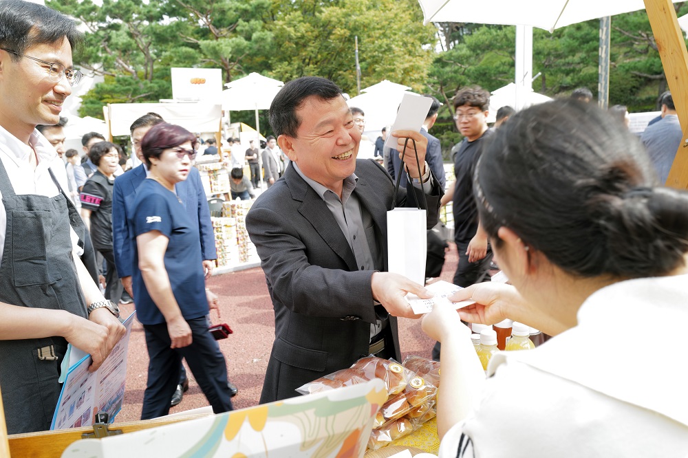 수자원공사 댐주변 농가 직거래 장터 운영 이미지[1]