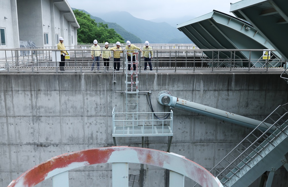 수자원공사, 집중호우와 폭염에 대비해 한강 유역 수문장인 소양강댐 현장점검 이미지[1]