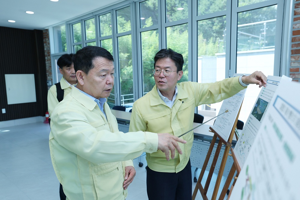 윤석대 한국수자원공사 사장, 밀양댐 현장점검 이미지[2]