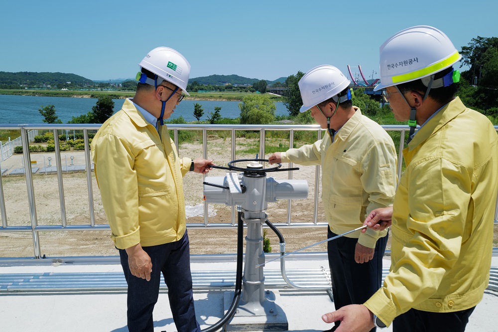수자원공사, 역대급 폭염에 보령댐·석성정수장 점검 이미지[2]